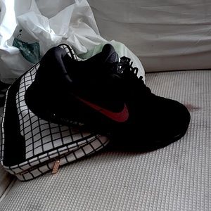 Nike “Air Max” 2017